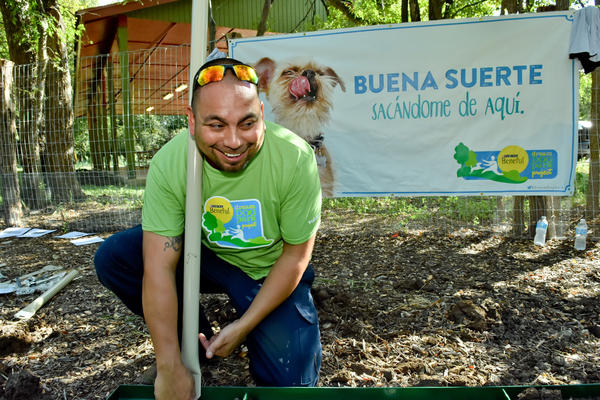 Beneful Dream Dog Park Awards San Antonio Lady Bird Johnson beneful team volunteers lBeneful Dream Dog Park Awards San Antonio Lady Bird Johnson Beneful Team volunteers
