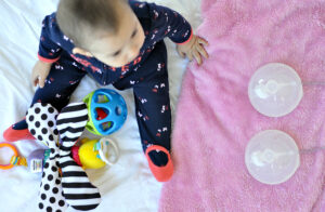 How To Pump and Build A Stash With Freemie Collection Cups Freemie hands-free Pump
